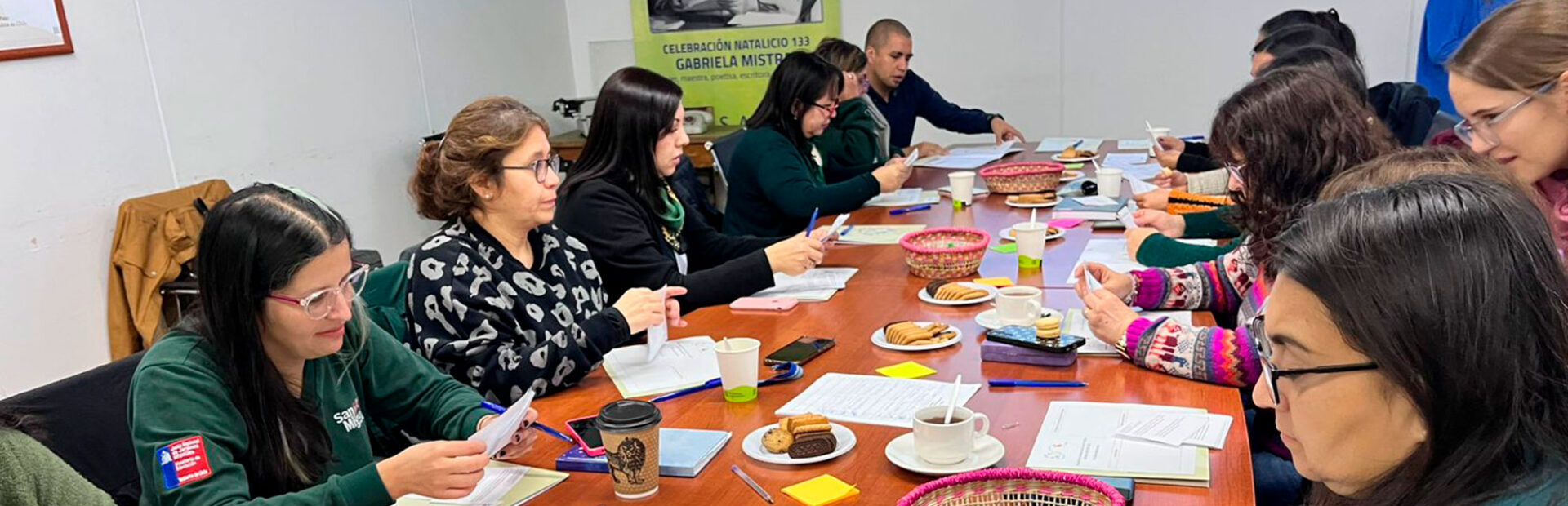 Reunión de directoras de jardines infantiles y salas cuna de SLEP Santa Rosa