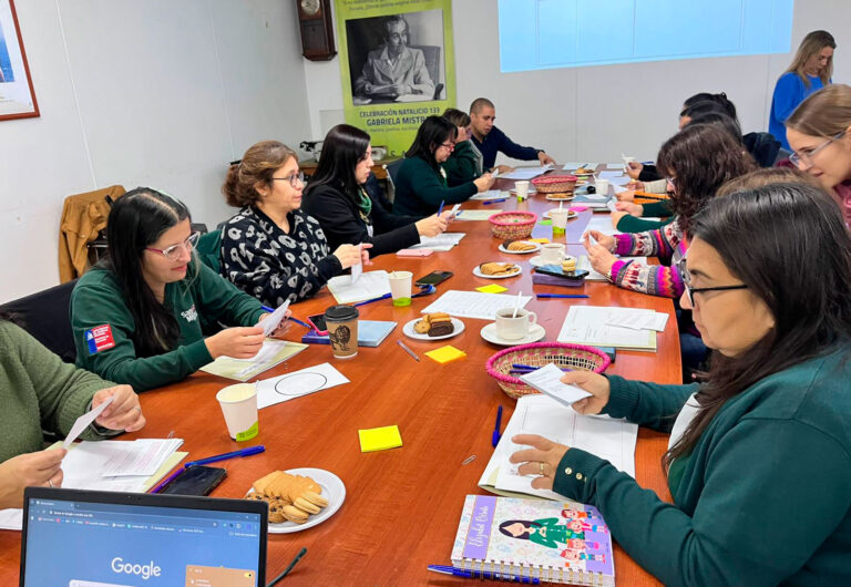 Reunión de directoras de jardines infantiles y salas cuna de SLEP Santa Rosa