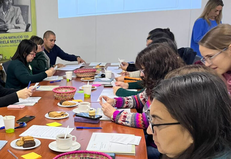 Reunión de directoras de jardines infantiles y salas cuna de SLEP Santa Rosa