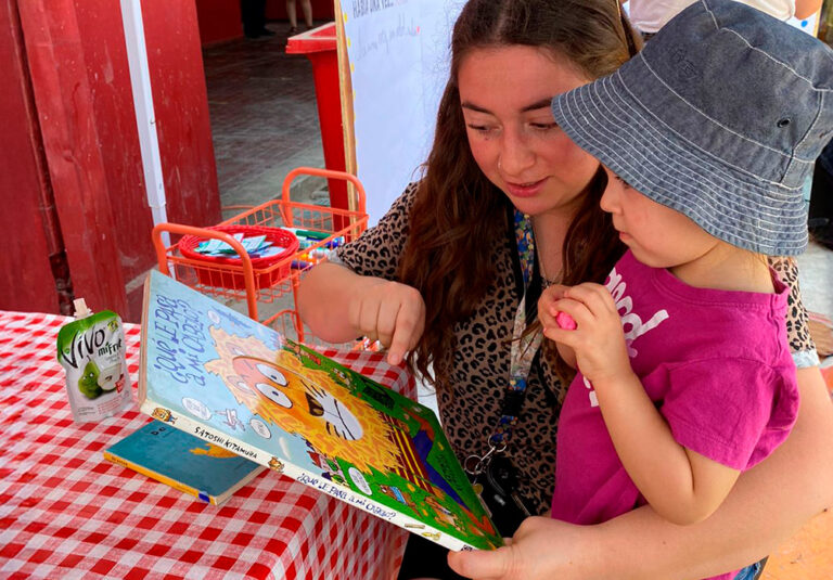 Contar cuentos en familia: 5 formas de hacerlos mágicos e inolvidables