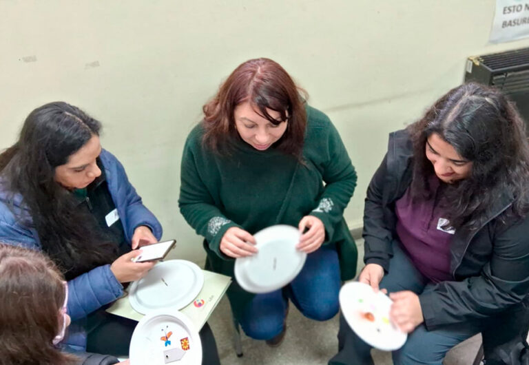 Relatos Familiares: Equipos educativos Jardines Infantiles y Salas Cuna SLEP Santa Rosa