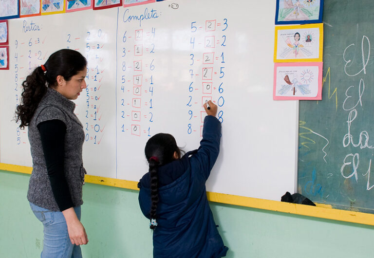 Feliz Día del Profesor: Un pilar fundamental en el vínculo entre familias y escuelas