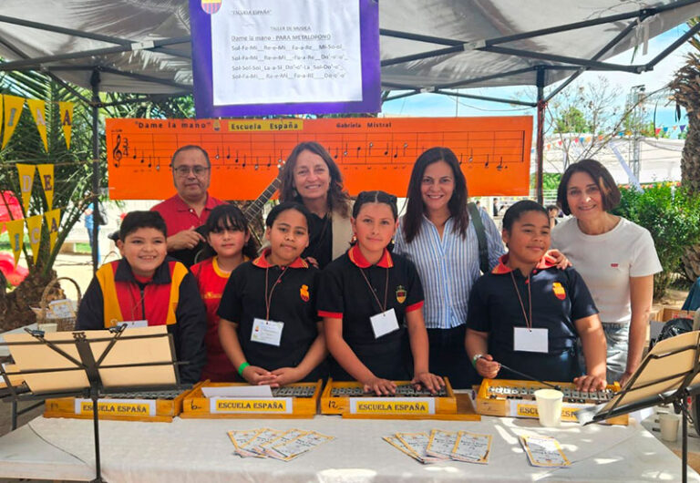 Más de 400 familias junto a sus educadoras y profesores, se reúnen en la Fiesta de la Familia Quinta Normal