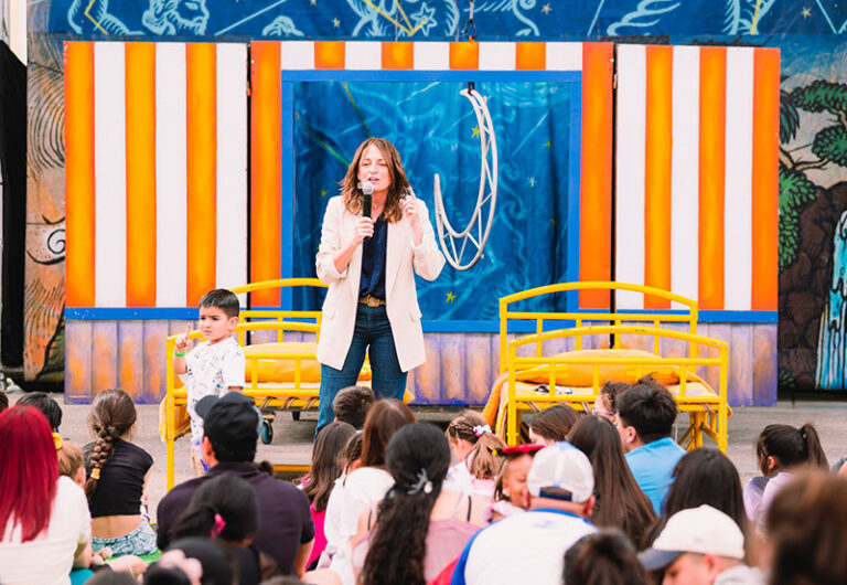 Más de 400 familias junto a sus educadoras y profesores, se reúnen en la Fiesta de la Familia Quinta Normal