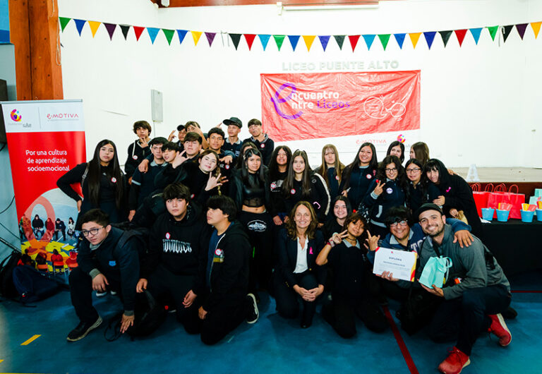 Encuentro Entre Liceos “Impulsores del Cambio”: Una invitación a ser el cambio que quieres en el mundo