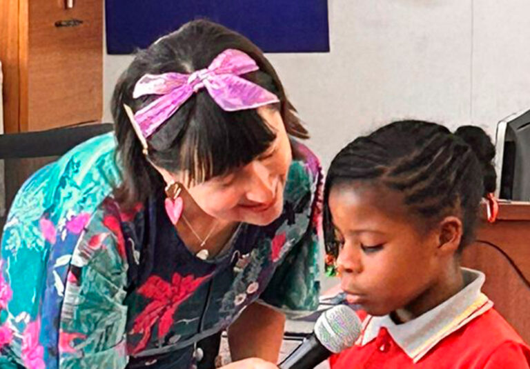 Más de 300 estudiantes de Puente Alto participaron en el ciclo “Visitas de Autor” del Programa Aprender en Familia