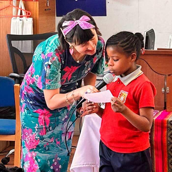Más de 300 estudiantes de Puente Alto participaron en el ciclo “Visitas de Autor” del Programa Aprender en Familia
