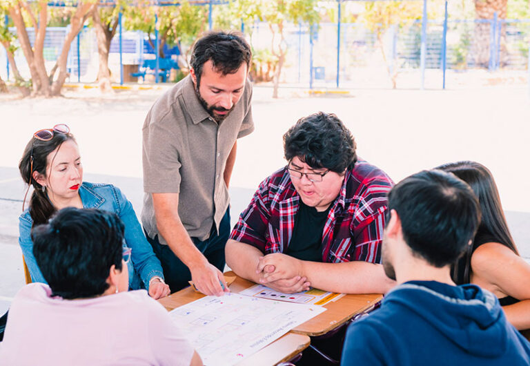 Agentes Educativos de Liceos de Puente Alto con Programa E-Motiva Vivieron su Última Formación