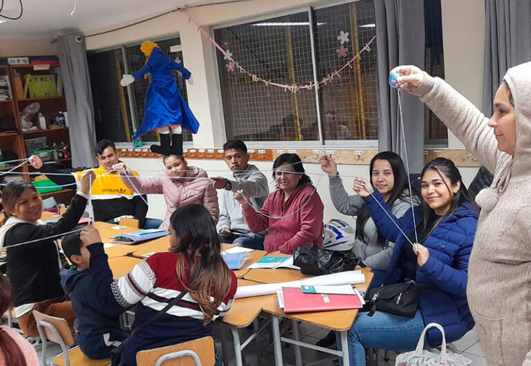 Fundación CAP concluye ciclos de implementación del Programa Aprender en Familia y E-Motiva en establecimientos de la Región Metropolitana