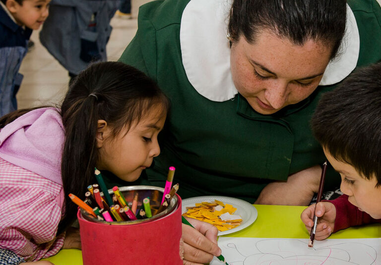 Los primeros años son clave: por qué asistir a la sala cuna y jardín infantil marca la diferencia
