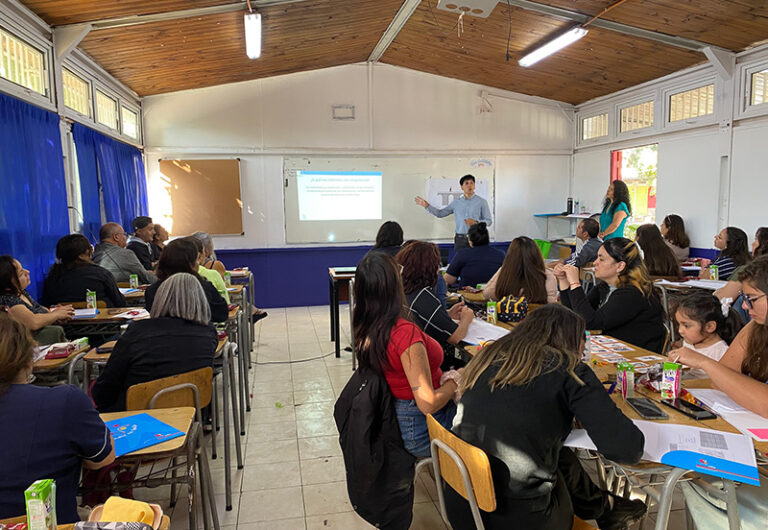Escuelas de SLEP Santa Rosa y Santa Corina tuvieron su primer módulo formativo del Programa Aprender en Familia