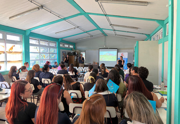 Escuelas de SLEP Santa Rosa y Santa Corina tuvieron su primer módulo formativo del Programa Aprender en Familia