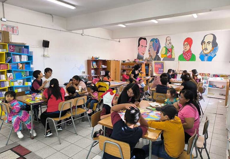 Lectura en familia: Mantel de Palabras llega a las escuelas del SLEP Del Pino