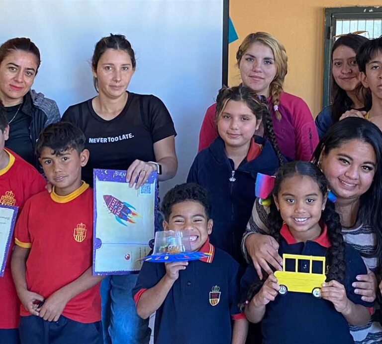 Lectura en familia: Mantel de Palabras llega a las escuelas del SLEP Del Pino