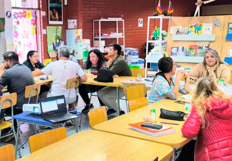 Equipos educativos de SLEP Santa Rosa y Santa Corina en nueva jornada de formación