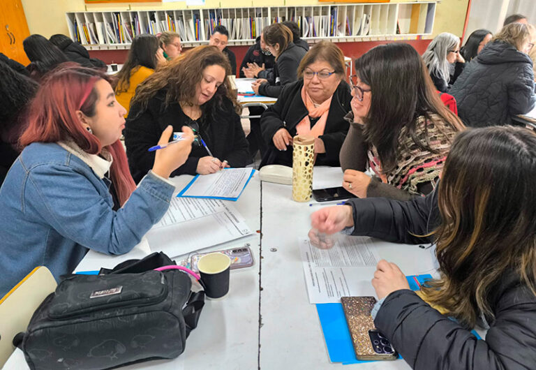 Primera Formación de Equipos Educativos SLEP Santa Corina: “Rol Educativo de las familias en la escuela”
