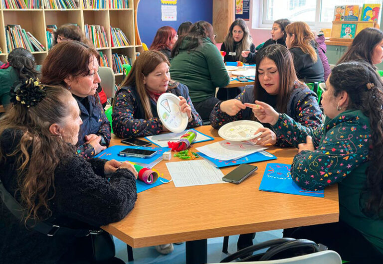 Formación de Equipos Educativos  SLEP Santa Corina: “Narración y lectura en familia”
