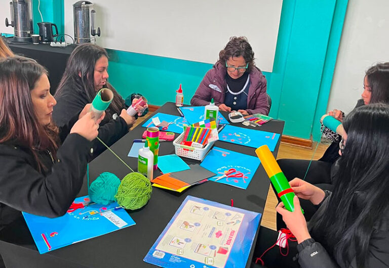 Formación de Equipos Educativos  SLEP Santa Corina: “Narración y lectura en familia”