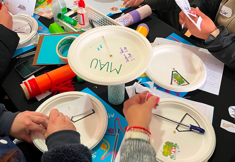 Formación de Equipos Educativos  SLEP Santa Corina: “Narración y lectura en familia”