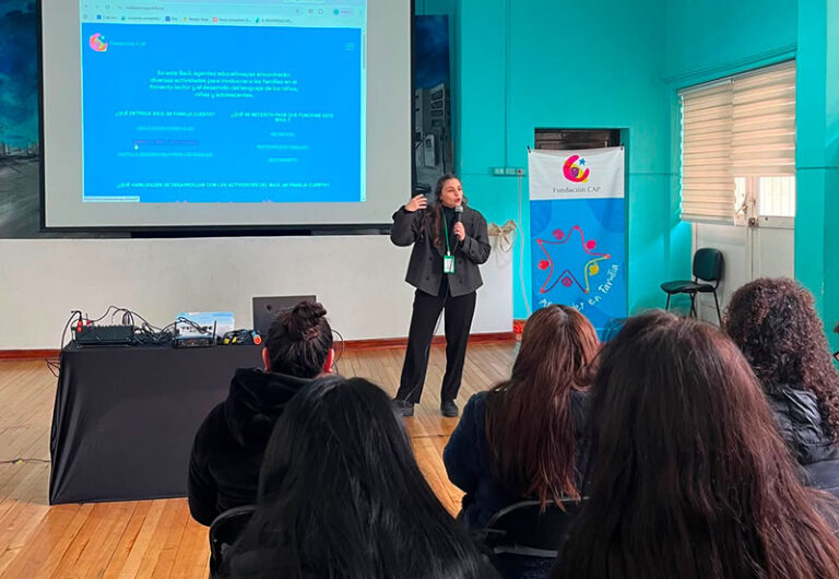 Formación de Equipos Educativos  SLEP Santa Corina: “Narración y lectura en familia”