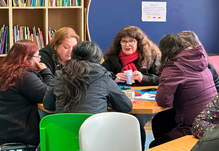Formación de Equipos Educativos  SLEP Santa Corina: “Narración y lectura en familia”