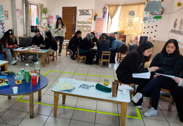 Formación de Equipos Educativos SLEP Santa Rosa: “Participación familiar en la evaluación para el aprendizaje”