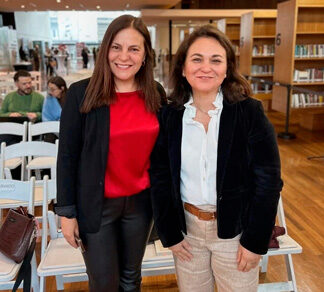Autoridades y representantes del mundo educacional se reunieron en el lanzamiento del libro Aprender en Familia de Fundación CAP